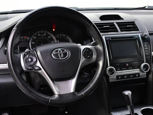 Used 2014 Toyota Camry SE w/ Fleet Convenience Package FWD image 12