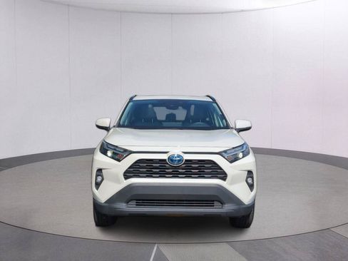 Used 2022 Toyota RAV4 XLE Premium AWD/4WD image 10