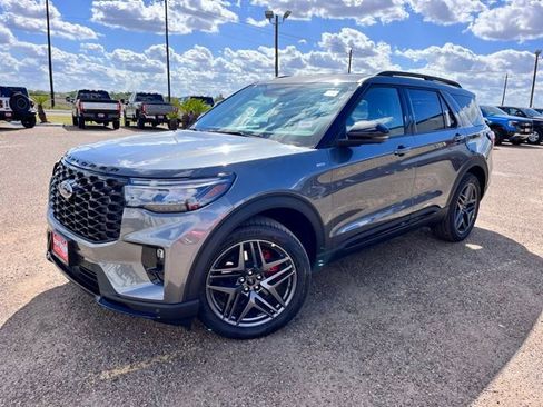 New 2026 Ford Explorer ST-Line w/ ST-Line Street Pack image 2
