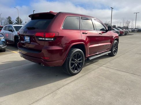 Used 2021 Jeep Grand Cherokee Laredo X image 10
