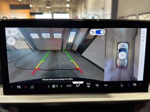 Used 2025 Ford Explorer ST image 32