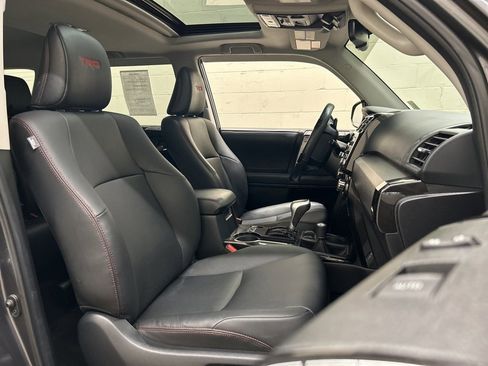 Used 2020 Toyota 4Runner TRD Off-Road Premium image 10