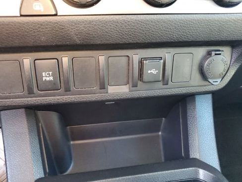 Used 2022 Toyota Tacoma SR w/ SR Convenience Package image 26