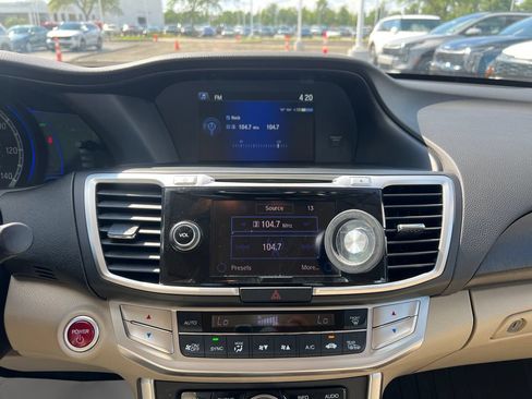 Used 2014 Honda Accord Touring image 20