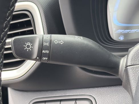 Certified 2026 Hyundai Venue SEL FWD image 14