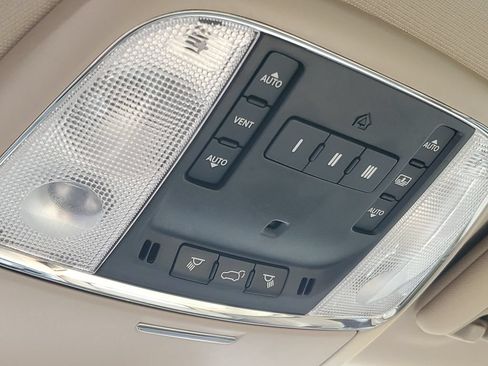 Used 2021 Jeep Grand Cherokee Overland AWD/4WD image 25