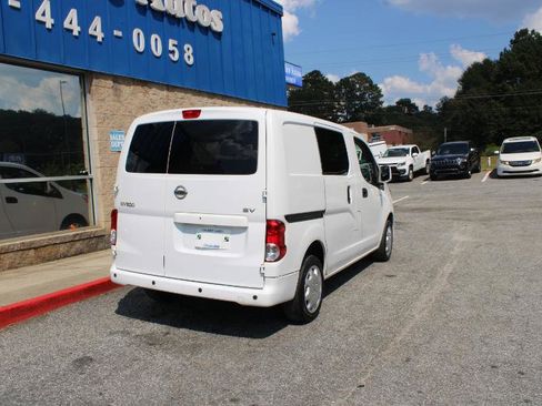 Used 2020 Nissan NV200 SV w/ Sliding Glass Door Package image 4