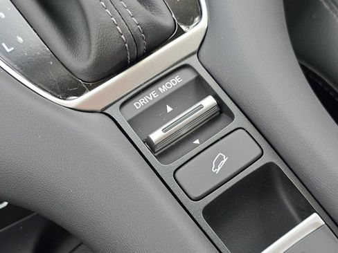 New 2026 Honda HR-V EX-L image 7