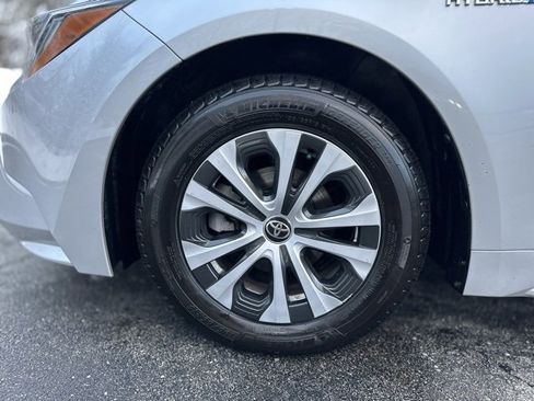 Used 2021 Toyota Corolla LE image 25