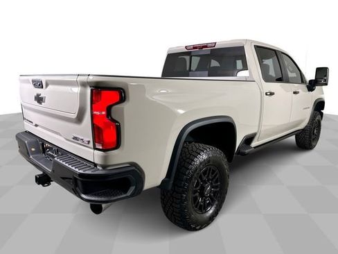 New 2026 Chevrolet Silverado 2500 ZR2 AWD/4WD image 8