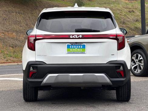 Used 2024 Kia Seltos LX AWD/4WD image 5