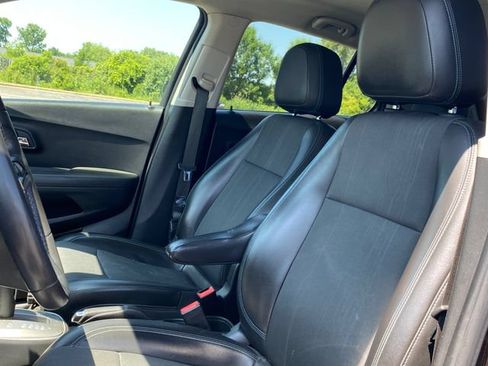 Used 2015 Chevrolet Trax LT w/ LT Plus Package FWD image 9