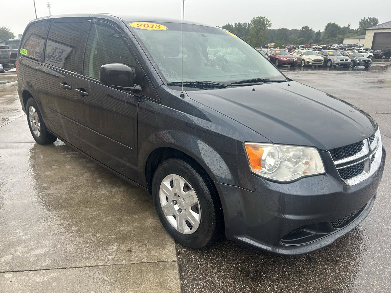 Used 2013 Dodge Grand Caravan SE FWD image 3