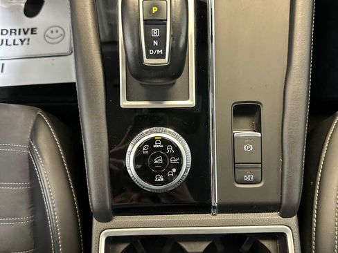 Used 2024 Mitsubishi Outlander SE image 30