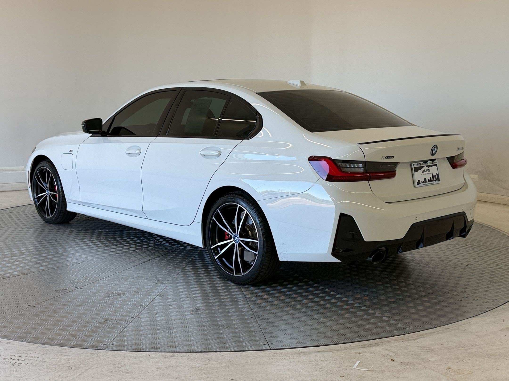 Used 2024 BMW 330e xDrive w/ Premium Package AWD/4WD image 3