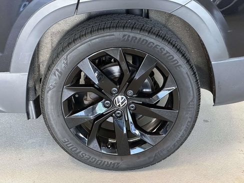 Used 2023 Volkswagen Taos SE w/ Black Wheel Package AWD/4WD image 9