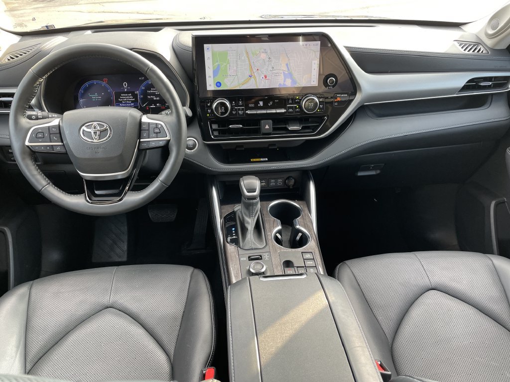 Used 2024 Toyota Highlander Platinum AWD/4WD image 15