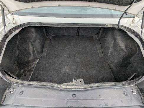 Used 2018 Dodge Challenger SXT image 6