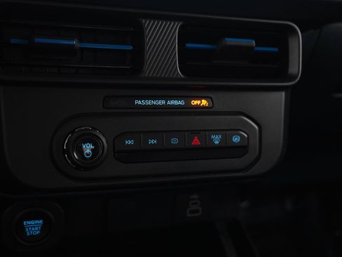 Used 2025 Ford Maverick XLT w/ Equipment Group 302A AWD/4WD image 24
