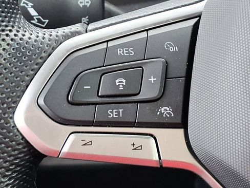 Used 2022 Volkswagen Atlas Cross Sport SEL R-Line image 12