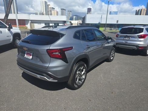 New 2026 Chevrolet Trax LT image 3