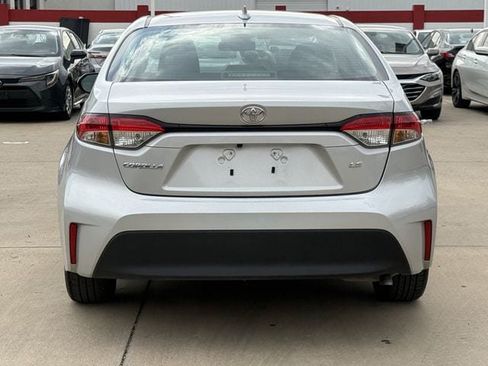 Used 2025 Toyota Corolla LE FWD image 5