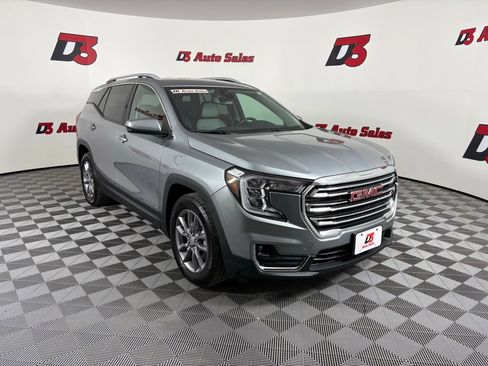 Used 2023 GMC Terrain SLT w/ Infotainment Package II FWD image 8
