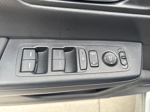 Used 2025 Honda CR-V Sport image 14
