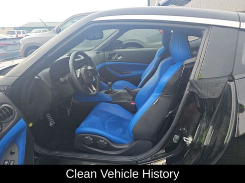 Used 2025 Nissan Z Performance w/ Floor Mat Package RWD image 4