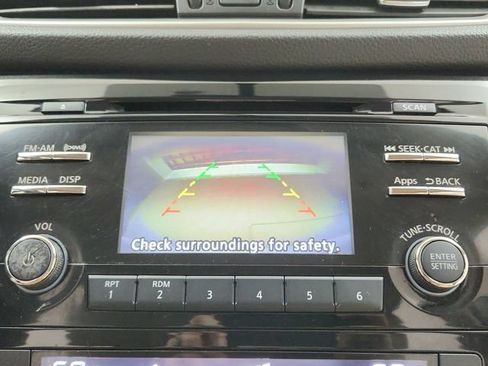 Used 2016 Nissan Rogue SV FWD image 28