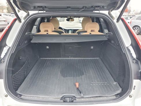 Certified 2023 Volvo XC60 B5 Ultimate w/ Climate Package image 34