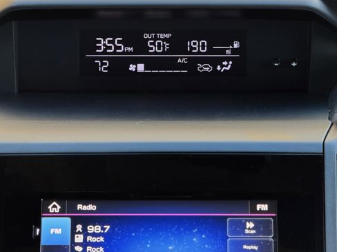 Used 2023 Subaru Crosstrek 2.0i Premium image 21