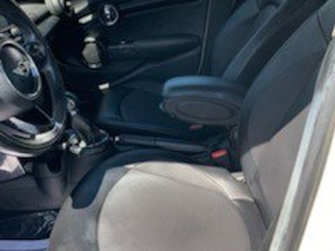 Used 2015 MINI Cooper 4-Door Hardtop image 10