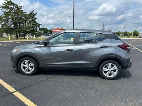 Used 2023 Nissan Kicks S FWD image 6