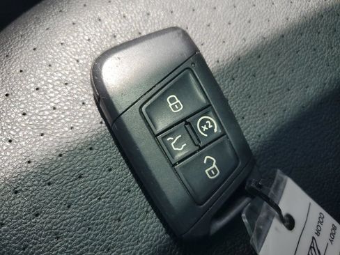 Used 2021 Volkswagen Atlas Cross Sport SE AWD/4WD image 26