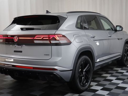Used 2025 Volkswagen Atlas Cross Sport SEL R-Line image 16