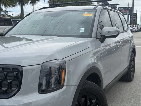 Used 2025 Kia Telluride AWD image 6