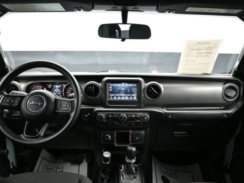 Used 2023 Jeep Gladiator Sport AWD/4WD image 12
