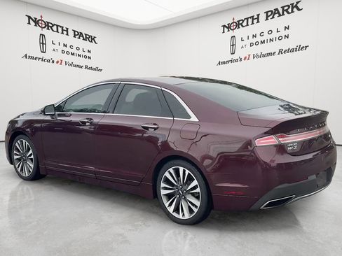 Used 2017 Lincoln MKZ Reserve FWD image 3