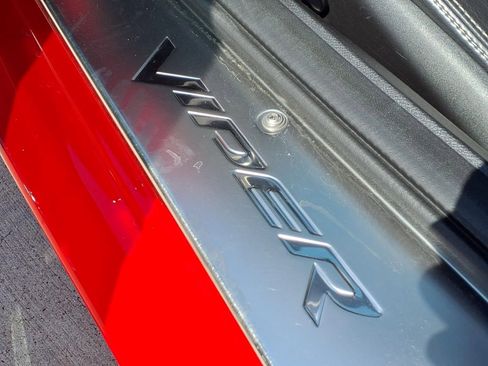 Used 2013 SRT Viper GTS w/ GTS Laguna Interior Pkg RWD image 16