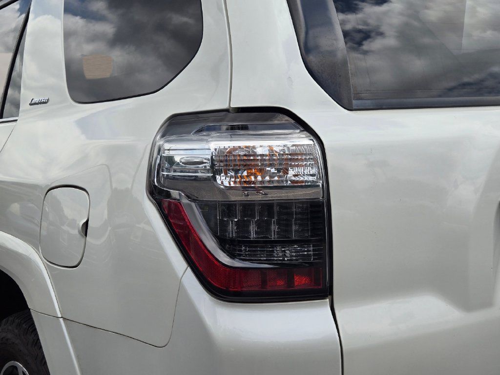 Used 2016 Toyota 4Runner Limited AWD/4WD image 9