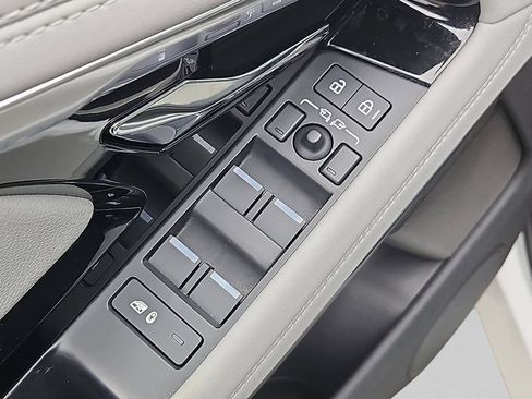 Used 2023 Land Rover Range Rover Evoque R-Dynamic SE AWD/4WD image 28