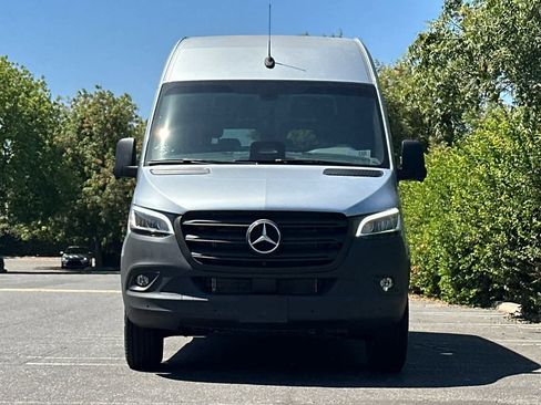 New 2025 Mercedes-Benz Sprinter 2500 image 8