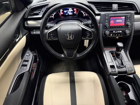 Used 2018 Honda Civic Sport image 2