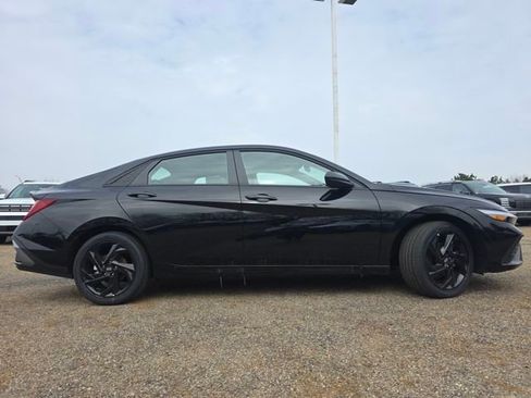 New 2026 Hyundai Elantra Sport image 17