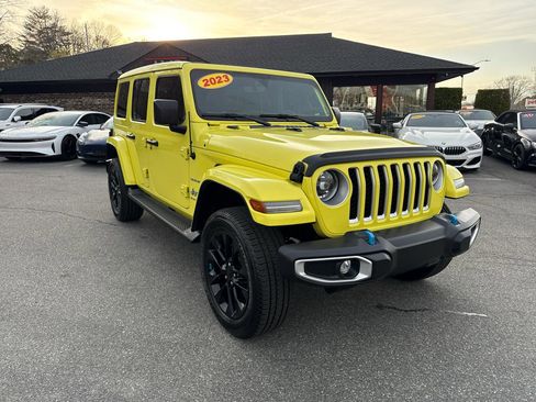 Used 2023 Jeep Wrangler Unlimited Sahara w/ Cold Weather Group image 10