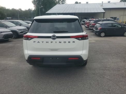 Used 2026 Nissan Pathfinder S FWD image 8