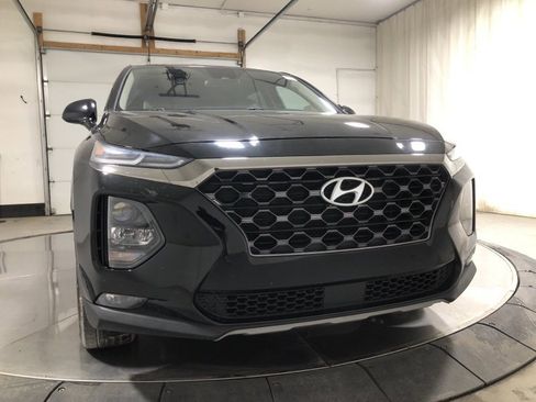 Used 2019 Hyundai Santa Fe SEL image 2