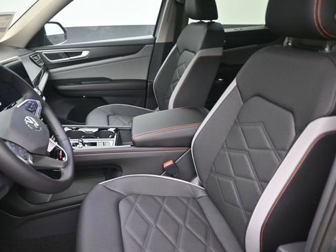 New 2026 Volkswagen Atlas Peak Edition image 19