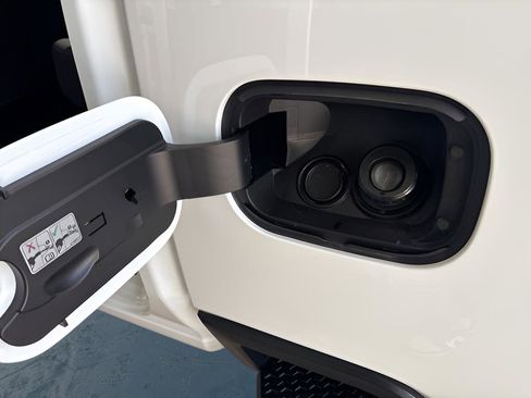 Used 2024 GMC Sierra 2500 Pro w/ Convenience Package image 12